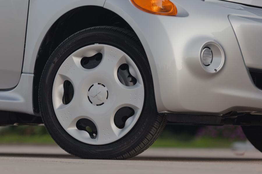  Mitsubishi i-MiEV 2012 года  (US) (фото 170 из 234)